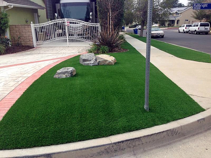 Green Lawn Palm Desert, California Gardeners, Front Yard Landscaping